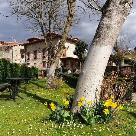 La Casona Del Jou Pension Ortiguero Buitenkant foto