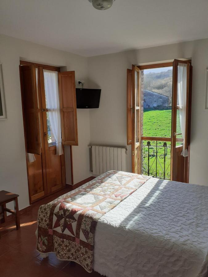 La Casona Del Jou Pension Ortiguero Buitenkant foto