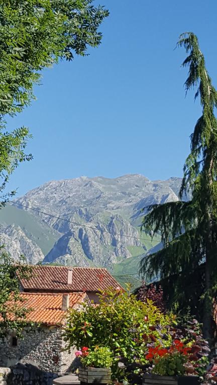 La Casona Del Jou Pension Ortiguero Buitenkant foto